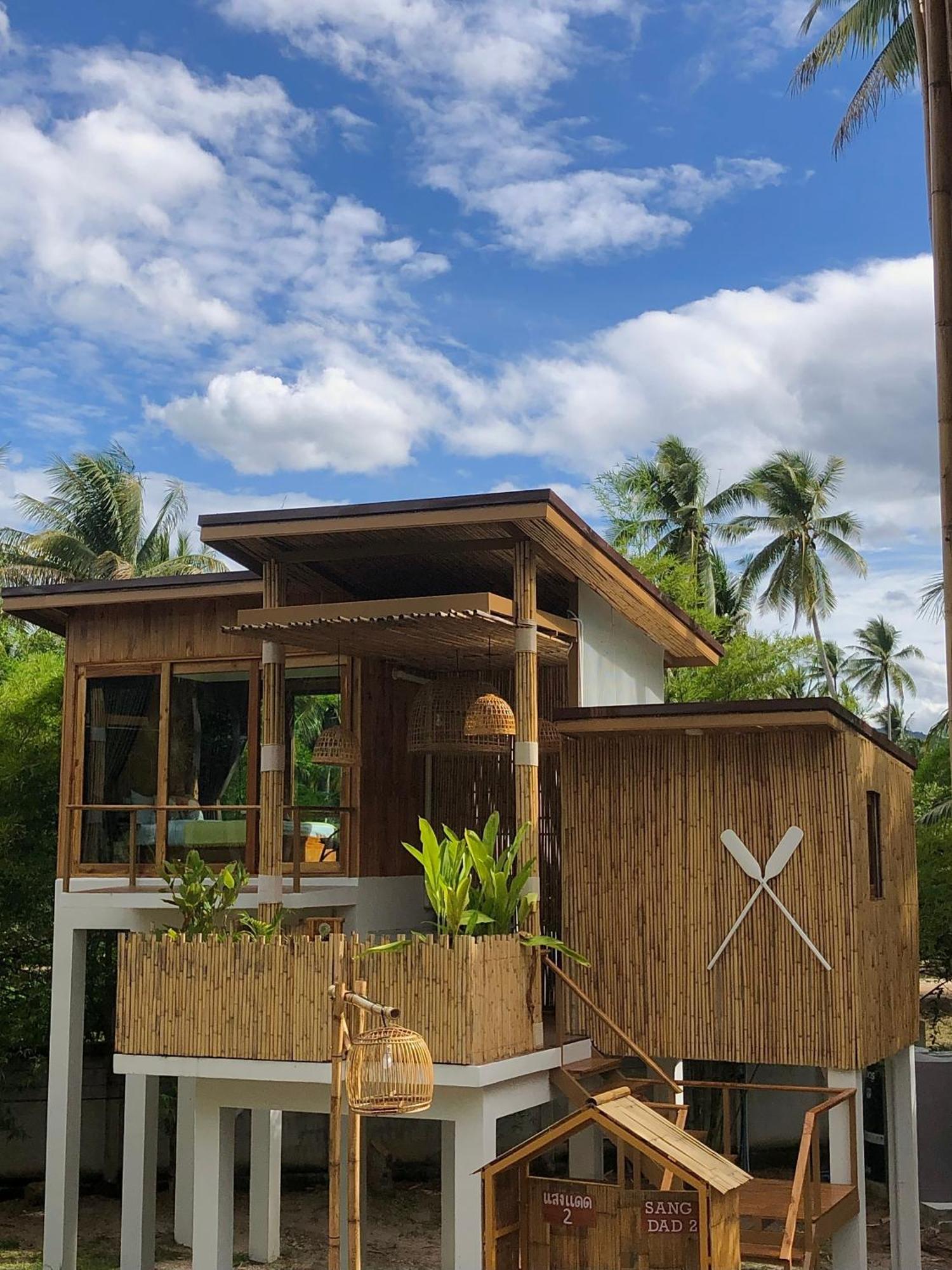 Villa บ้านพราวพร้าว Baan Proud Proud Khanom