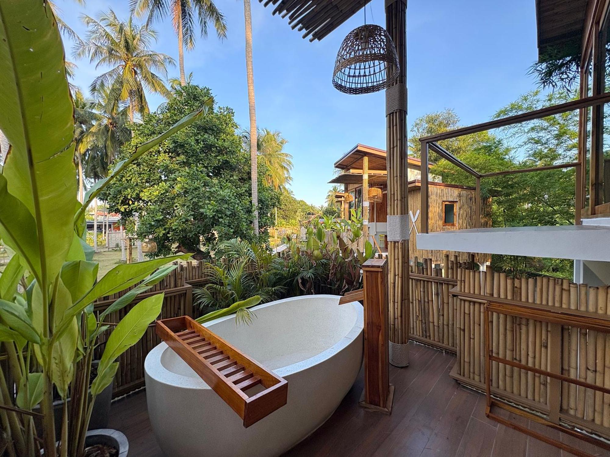 Villa บ้านพราวพร้าว Baan Proud Proud Khanom
