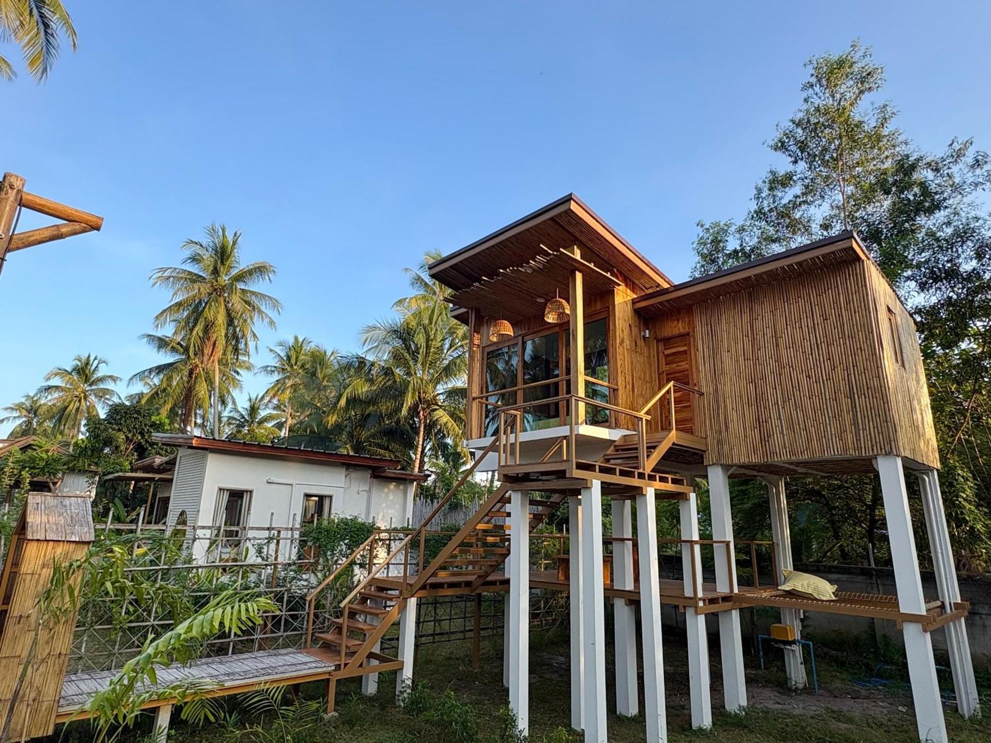 บ้านพราวพร้าว Baan Proud Proud